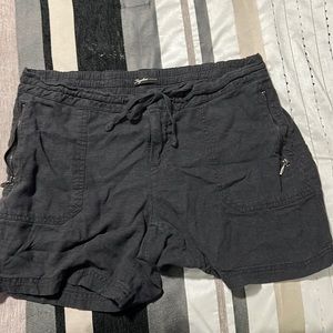 Union Bay - Women’s Linen Shorts with zipper pockets